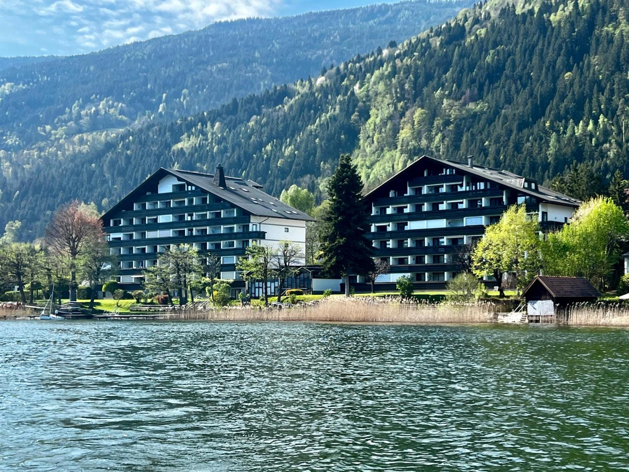 See-apartment Aura Am Fusse Der Gerlitzen Alpe Und Ufer Des Ossiacher Sees - Mit Privatem Seezugang & Hallenbad *